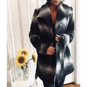 Adorable black, gray, & white pea coat!